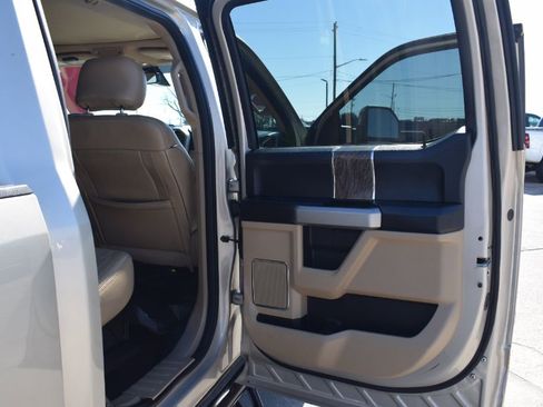 Used 2017 Ford F250 Lariat w/ Lariat Ultimate Package image 14