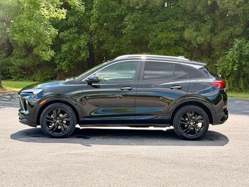 Used 2024 Buick Encore GX Sport Touring w/ Advanced Technology Package FWD image 3