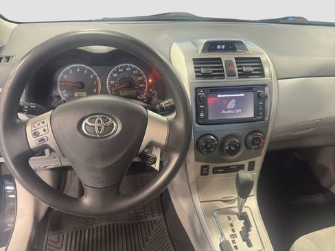 Used 2013 Toyota Corolla LE image 14