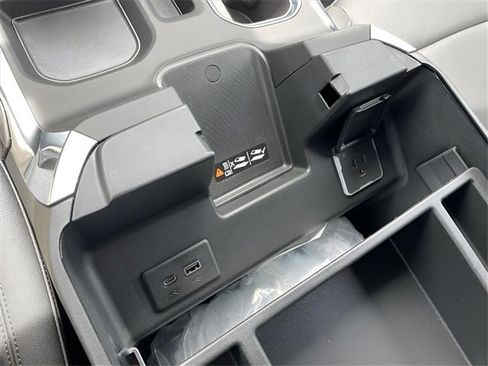 Used 2025 Chevrolet Silverado 1500 LTZ image 38