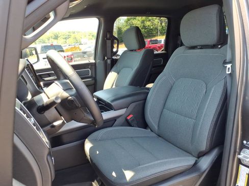 Used 2022 RAM 1500 Big Horn AWD/4WD image 12