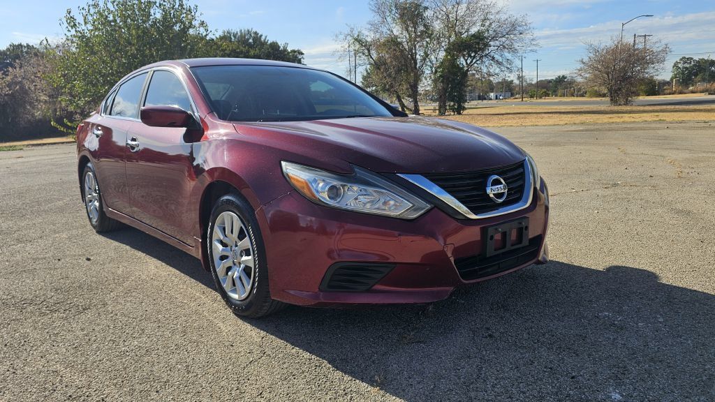 Used 2017 Nissan Altima 2.5 S w/ Power Driver Seat Package FWD image 2