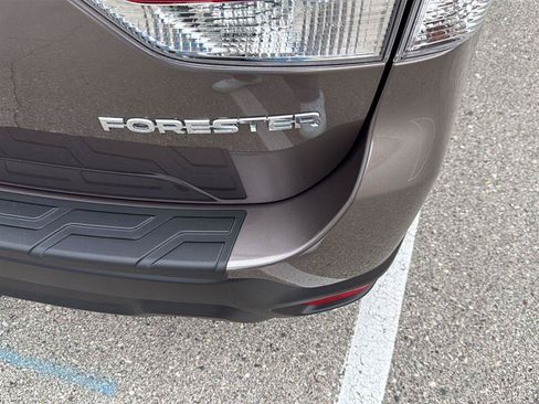 Used 2022 Subaru Forester Premium AWD/4WD image 11