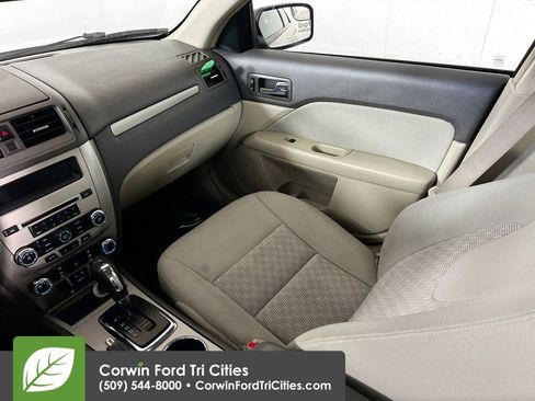 Used 2011 Ford Fusion S image 24