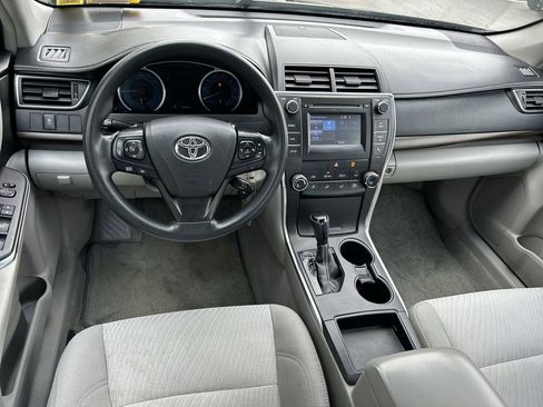 Used 2017 Toyota Camry LE image 22