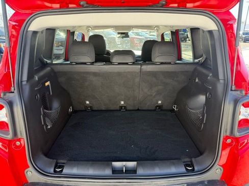 Used 2019 Jeep Renegade Sport w/ Sport Appearance Group FWD image 6