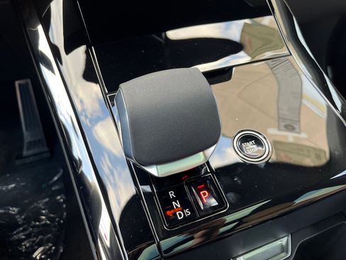 New 2025 Land Rover Range Rover Sport Dynamic SE AWD/4WD image 19