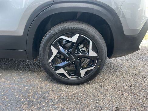 Used 2025 Kia Seltos S image 30