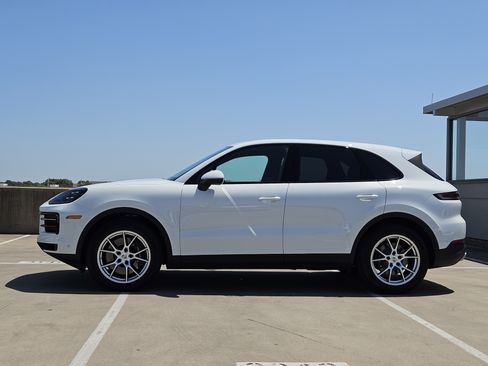 Certified 2026 Porsche Cayenne AWD/4WD image 2
