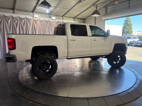 Used 2018 Chevrolet Silverado 1500 LT w/ Max Trailering Package AWD/4WD image 4