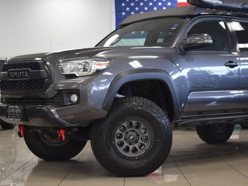 Used 2017 Toyota Tacoma TRD Off-Road image 7