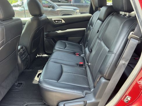 Used 2015 Nissan Pathfinder Platinum AWD/4WD image 17