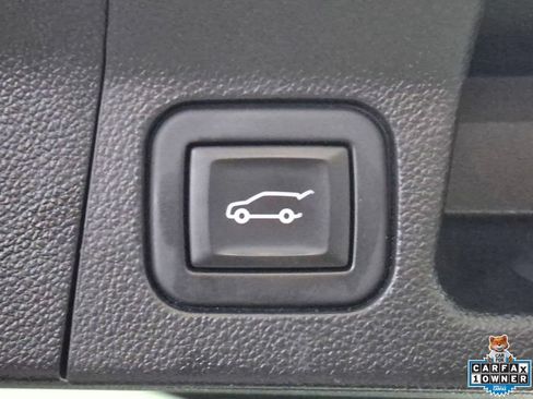 Used 2023 GMC Acadia SLT FWD image 30