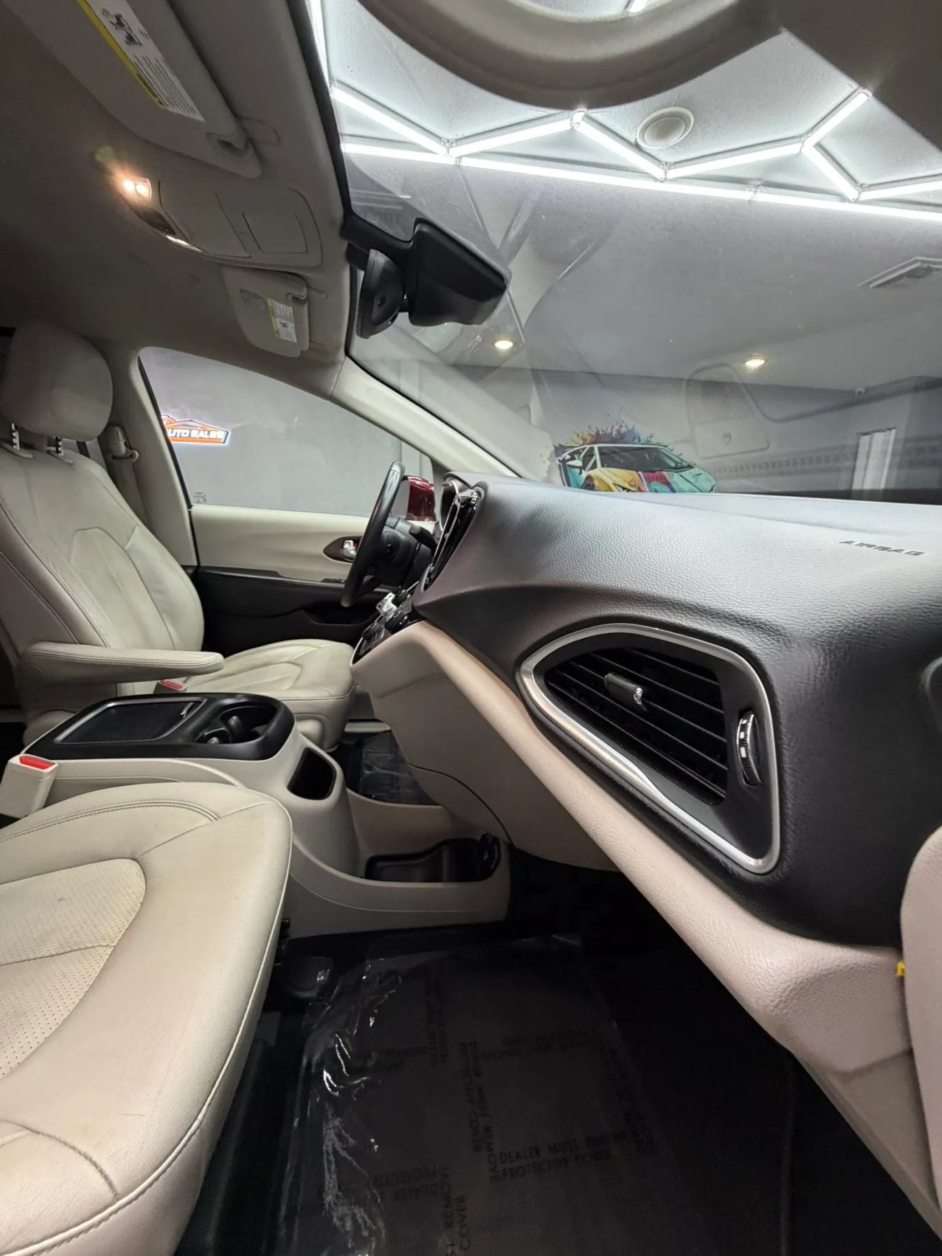 Used 2018 Chrysler Pacifica Touring-L Plus w/ Advanced Safetytec Group FWD image 39