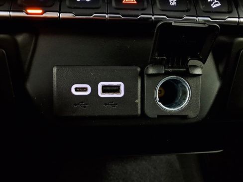 Used 2020 Chevrolet Silverado 1500 LT w/ Texas Edition image 23