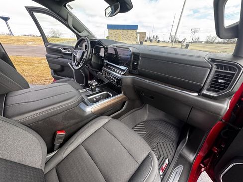 Used 2024 Chevrolet Silverado 1500 LT image 10