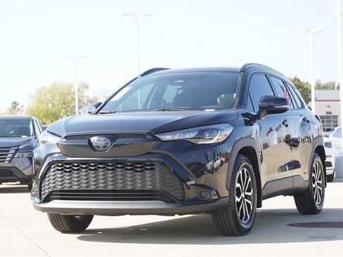 Used 2024 Toyota Corolla Cross SE image 4