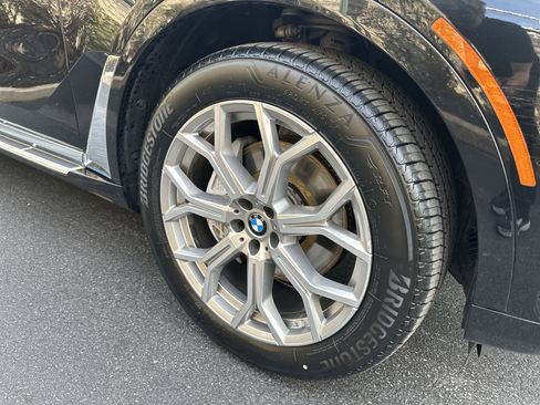 Certified 2022 BMW X7 xDrive40i w/ Executive Package image 4