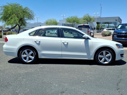Used 2013 Volkswagen Passat 2.5 SE FWD image 8