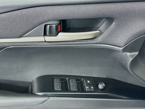 Used 2025 Toyota Camry LE image 17