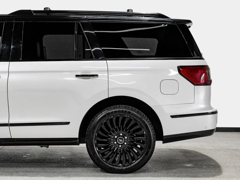 Used 2018 Lincoln Navigator Black Label w/ Cargo Package image 11