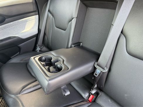 Used 2023 Jeep Compass Latitude image 17