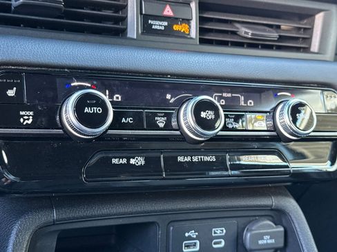 Used 2024 Honda Pilot TrailSport image 19