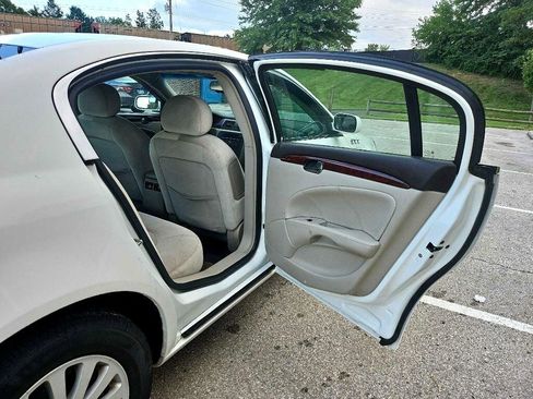 Used 2008 Buick Lucerne CX image 25