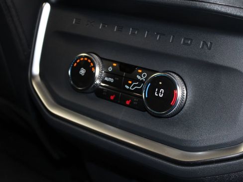 New 2025 Ford Expedition Platinum w/ Stealth Performance Package image 38