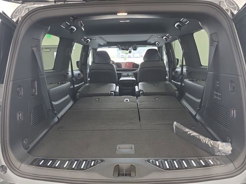 New 2026 INFINITI QX80 4WD image 17