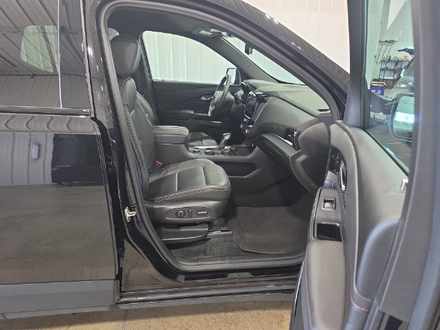 Used 2023 Chevrolet Traverse RS AWD/4WD image 32