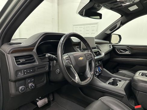 Used 2023 Chevrolet Suburban Premier image 26