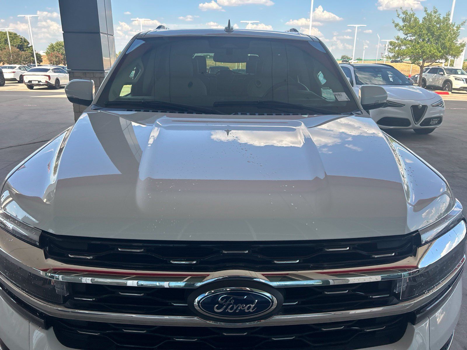 Used 2024 Ford Expedition Limited RWD image 3