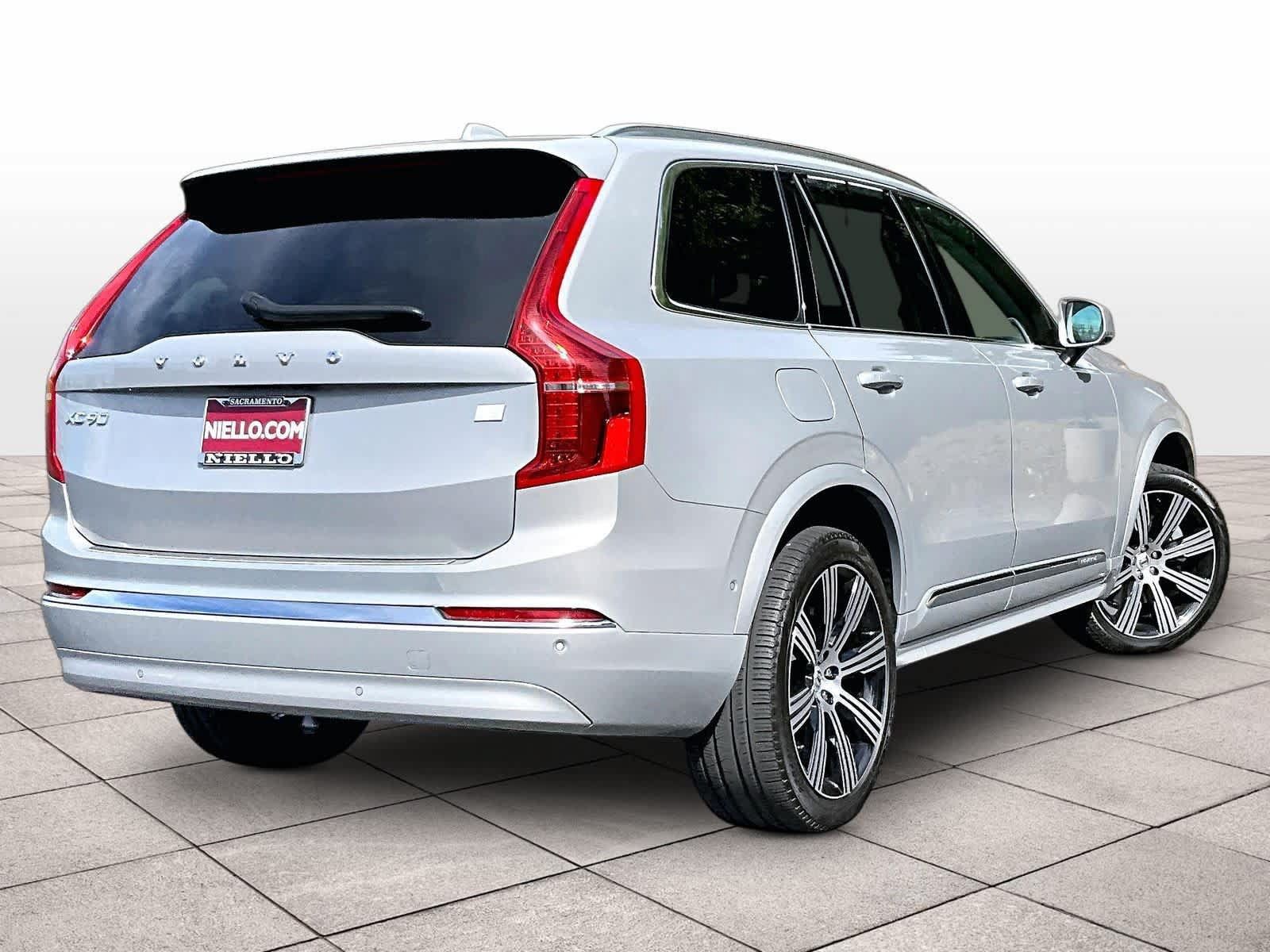Used 2023 Volvo XC90 T8 Ultimate AWD/4WD image 16