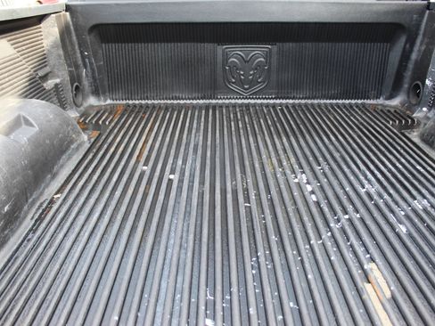 Used 2018 RAM 1500 Express RWD image 20