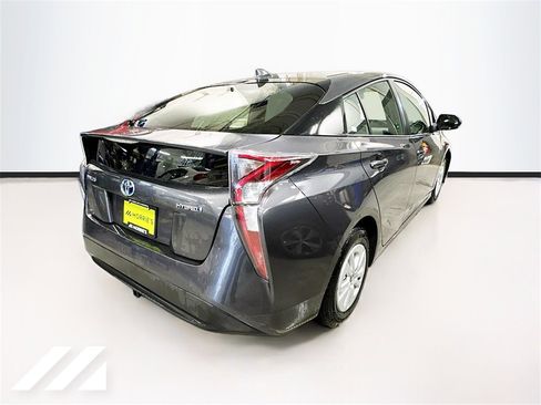 Used 2017 Toyota Prius Two image 4