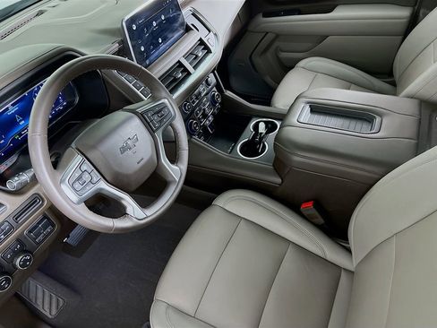 Used 2022 Chevrolet Tahoe Z71 w/ Off-Road Capability Package image 22