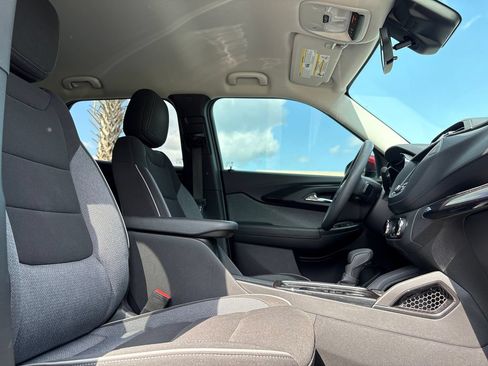 Used 2023 Chevrolet TrailBlazer LT FWD image 30