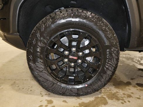 New 2026 GMC Canyon Elevation w/ Convenience Package image 31