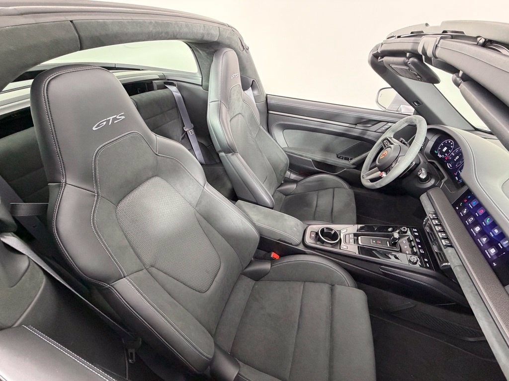 Certified 2026 Porsche 911 Targa 4 GTS AWD/4WD image 15