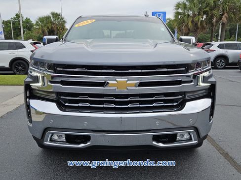 Used 2022 Chevrolet Silverado 1500 LTZ w/ LTZ Convenience Package II AWD/4WD image 8