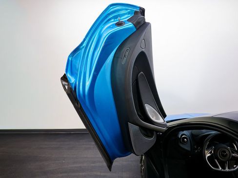 Used 2025 McLaren GTS image 23