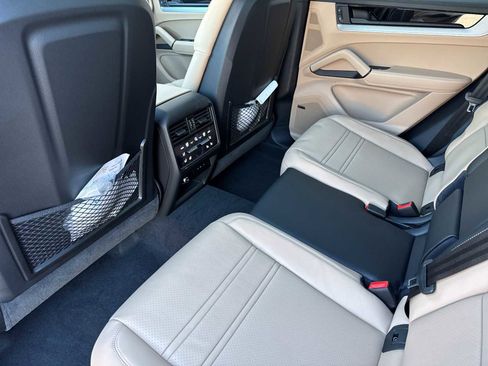 New 2025 Porsche Cayenne Coupe image 14