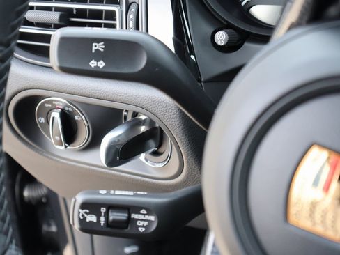 New 2026 Porsche Macan image 31