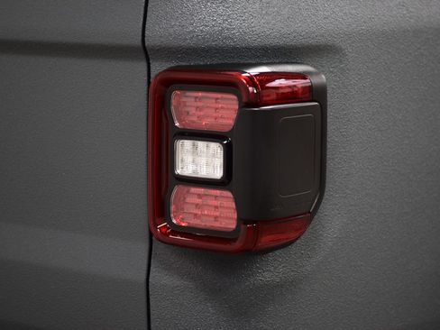 Used 2026 Jeep Gladiator Mojave AWD/4WD image 19