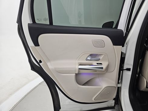 Used 2021 Mercedes-Benz GLA 250 4MATIC image 23