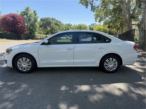 Used 2015 Volkswagen Passat 1.8T S FWD image 4