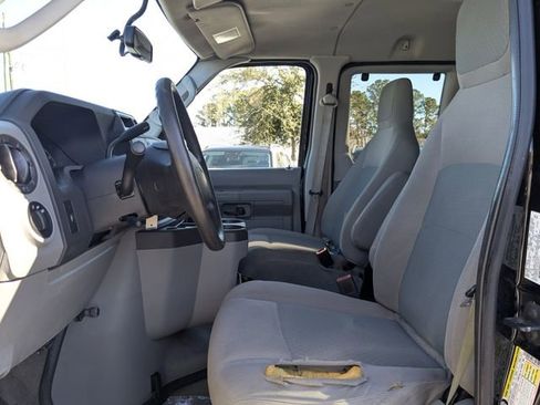 Used 2014 Ford E-350 and Econoline 350 XLT image 21