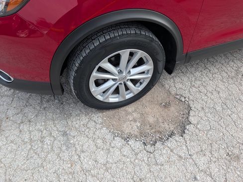 Used 2018 Nissan Rogue Sport SV w/ SV All-Weather Package image 6