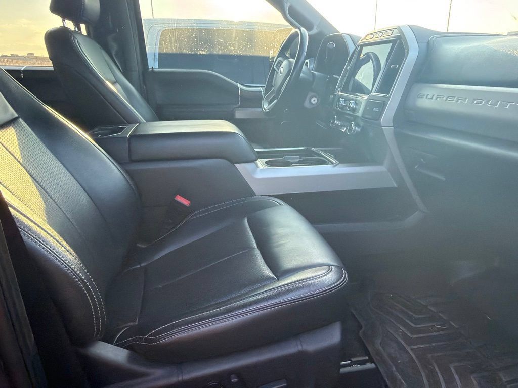 Used 2022 Ford F250 Lariat w/ Black Appearance Package AWD/4WD image 10